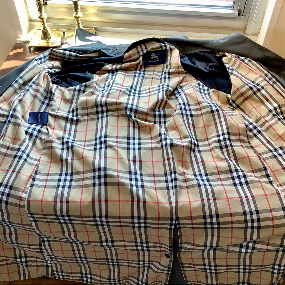 Burberry Men's Gray Trench Coat - Size Large / 44R - Picture 5 of 7